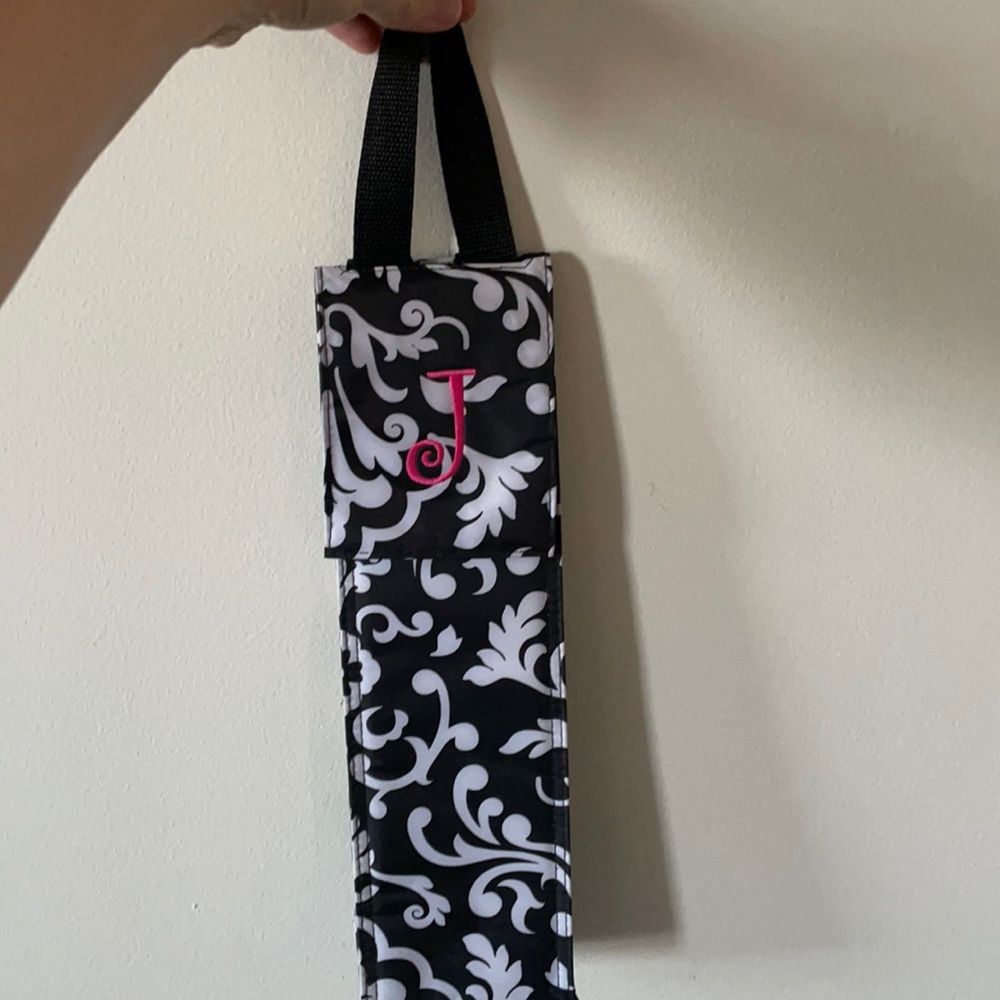 Thirty-one wine bag with initial “J”.